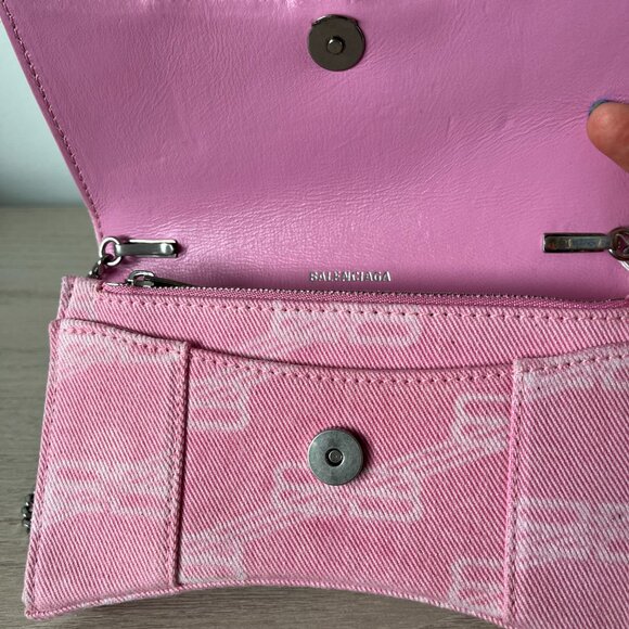 NWT Balenciaga Hourglass Wallet On Chain Pink Denim BB Monogram Laser Wash - Picture 5 of 8